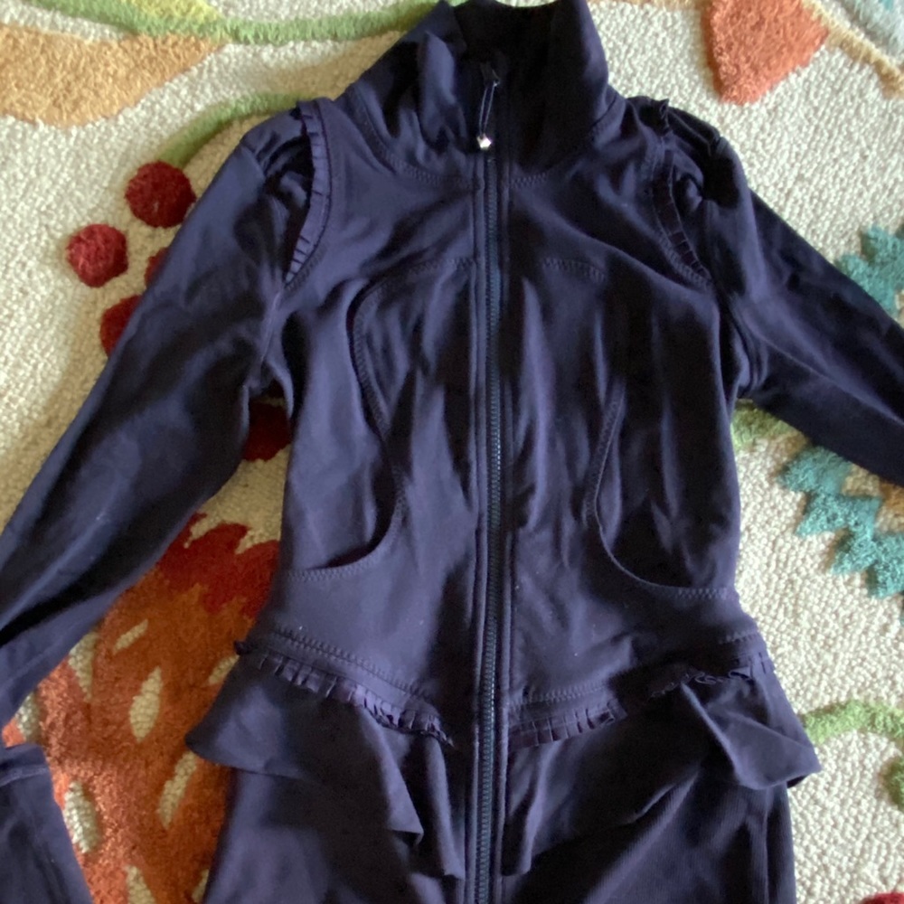 lululemon sweatshirt